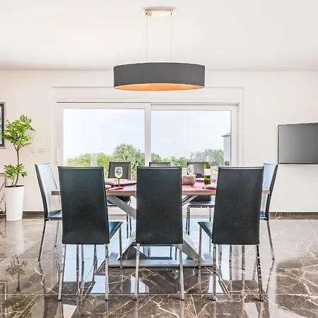 Lumi By Interhome Marčana